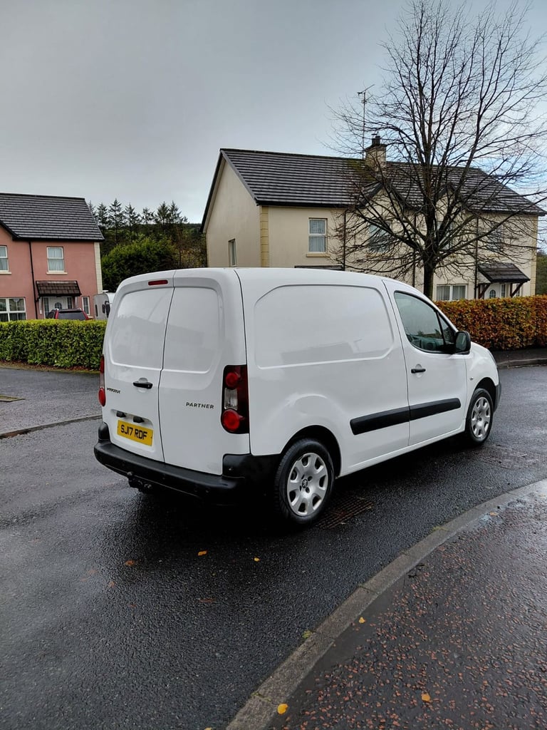 2017 Peugeot partner 1.6 hdi 3 seater 