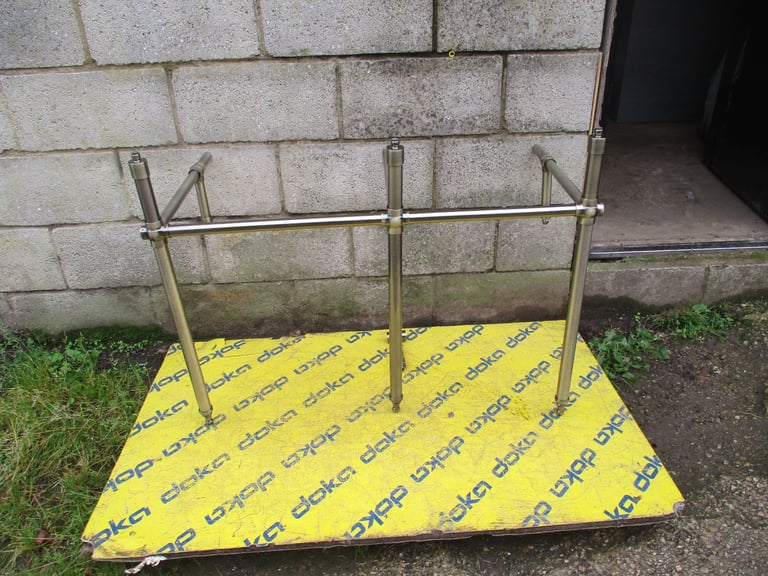 Brushed Gold Wash Stand With Traditional Ceramic Sink