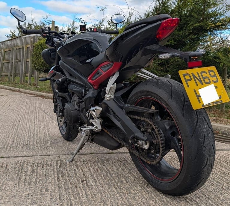 2019 69 TRIUMPH STREET TRIPLE RS 765 NAKED BLACK 765RS 1590 MILES YES 1k 