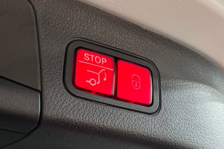 2023 23 MERCEDES-BENZ GLA CLASS 1.3 GLA250E 15.6KWH AMG LINE (PREMIUM) SUV 5DR P