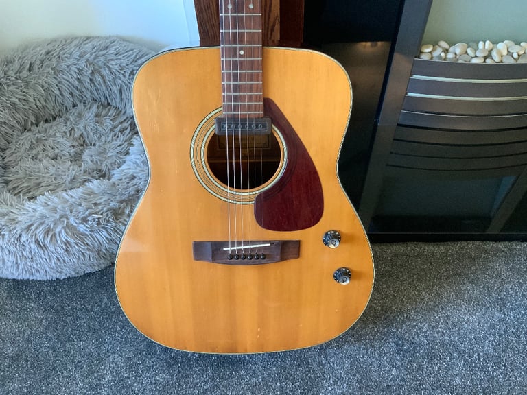 Rare Yamaha fg160e electro acoustic