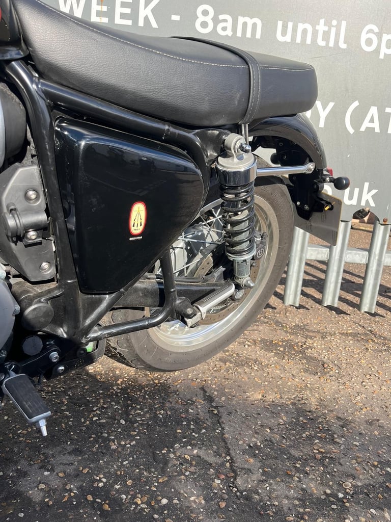 BSA Gold Star 650cc Classic Motorcycle Midnight Black Ex-Demo 376 Miles 2025