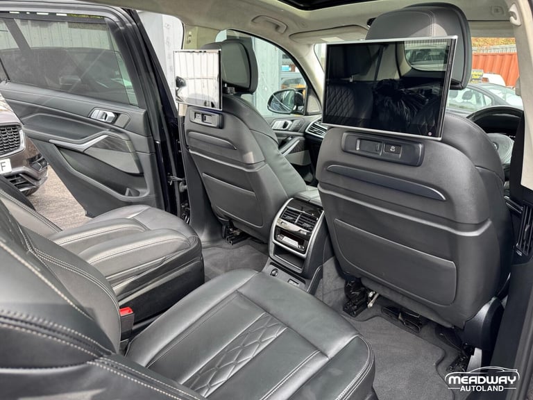 2022 BMW X7 4.4 M50i V8 Dark Shadow Edition SUV 5dr Petrol Auto xDrive Euro 6 (s/s) (53 ESTATE Pe...