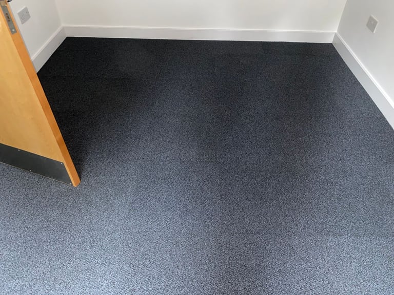 COMMERCIAL UNIT FOR RENT