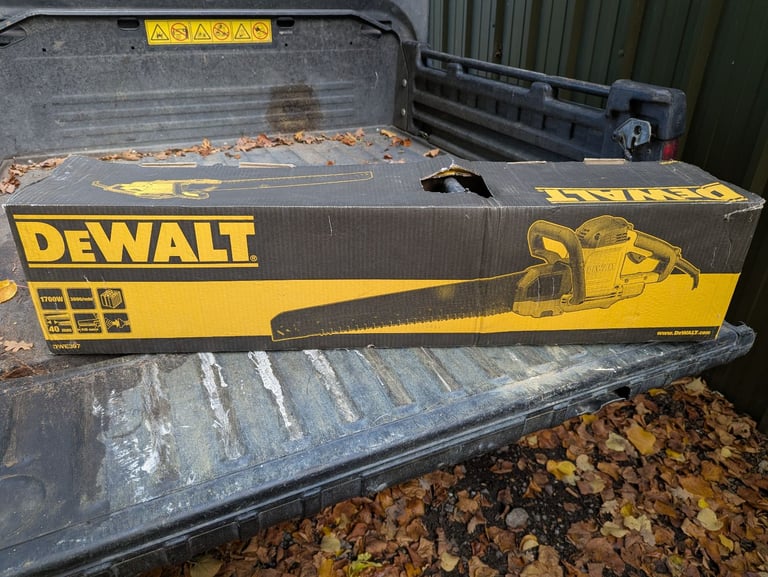 DeWalt 110v DWE397 Alligator Saw 