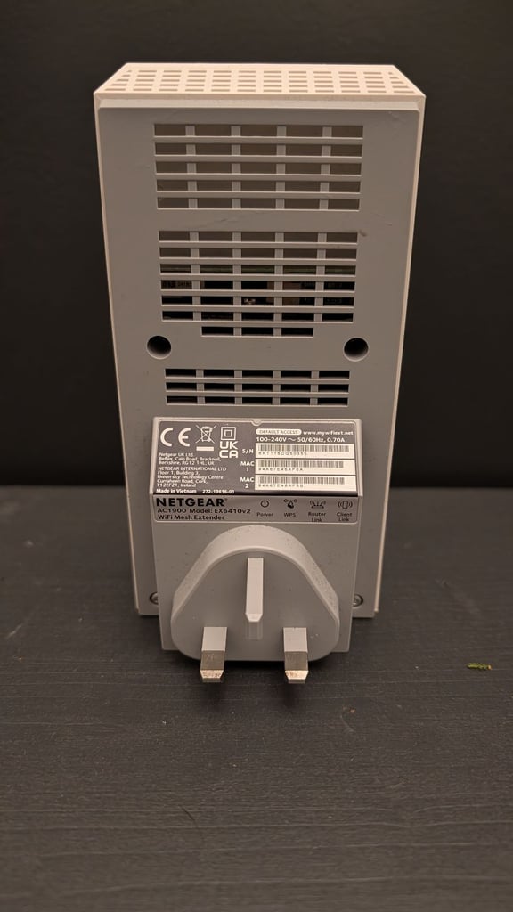 Internet booster device 