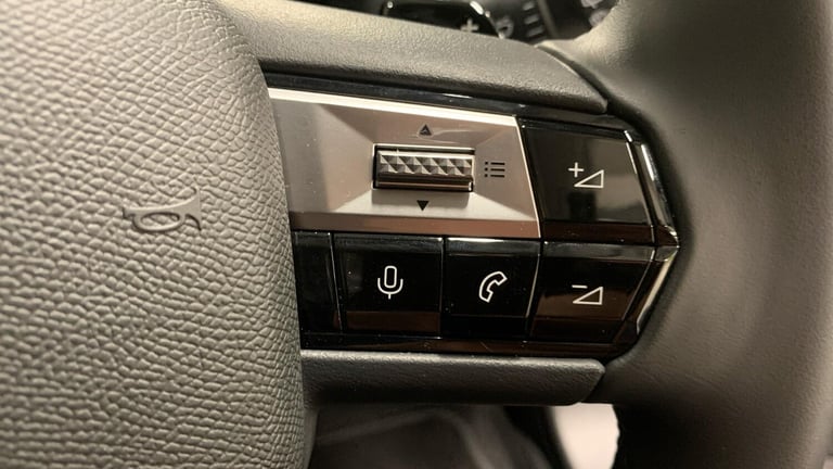 2025 DS Automobiles DS 4 1.6 E-TENSE 12.4kWh Rivoli Hatchback 5dr Petrol Plug-in Hybrid EAT8 Euro...