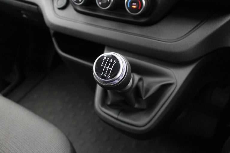 2024 Renault Trafic 2.0Dci Advance LL30 Blue Van Diesel Manual