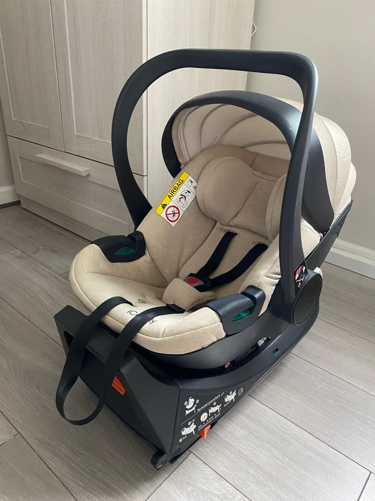 ICandy Latte Cocoon car seat and ISOFIX base