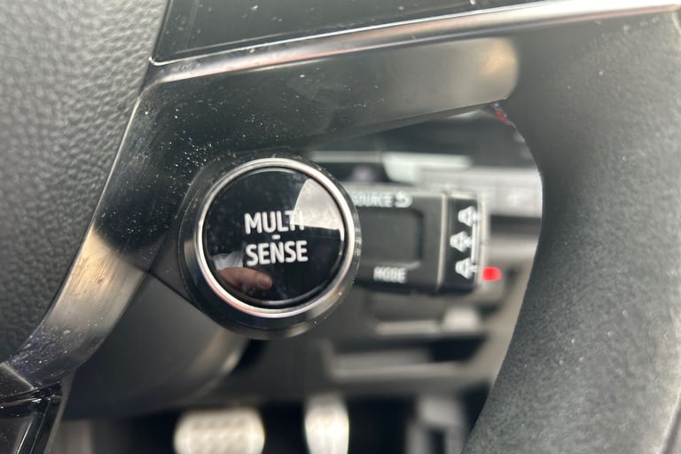 2023 Renault Austral E-Tech FHEV Iconic Esprit Alpine 5dr Auto 4C Estate Hybrid Automatic