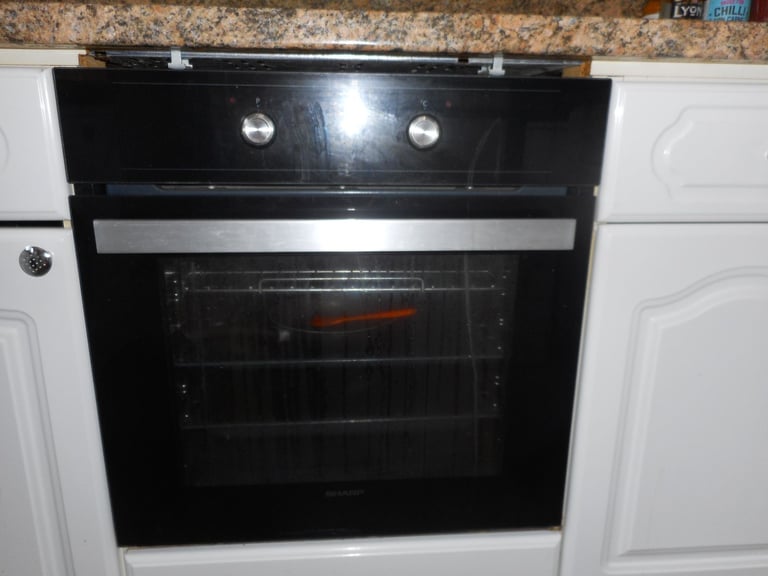 image for BUILT IN OVEN & HOB