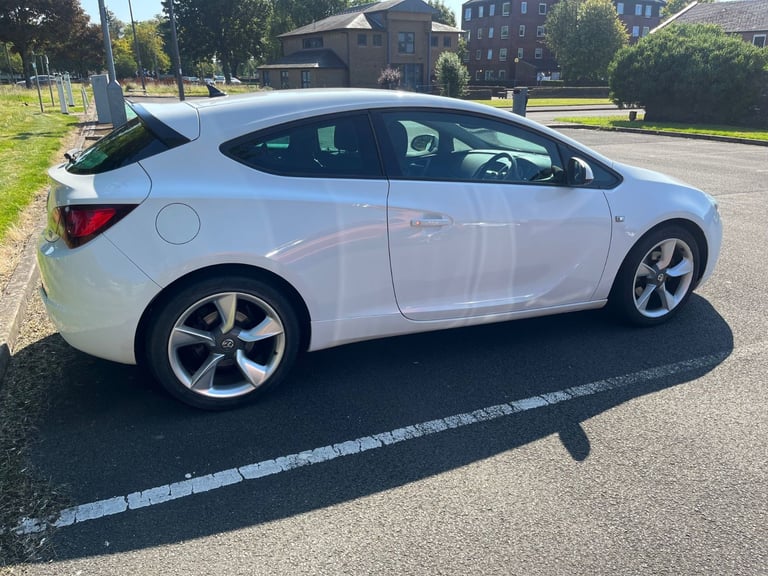 Vauxhall, ASTRA GTC, Hatchback, 2013, Manual, 1956 (cc), 3 doors