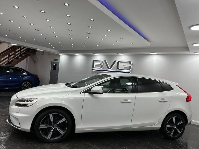 2017 Volvo V40 2.0 D2 R-Design Nav Plus Auto Euro 6 (s/s) 5dr HATCHBACK Diesel Automatic