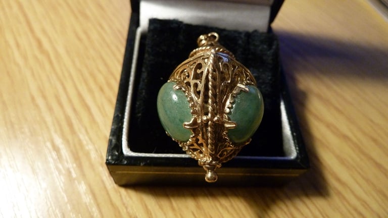 12.3 grams very large vintage 9ct gold agate ornate pendant stunning