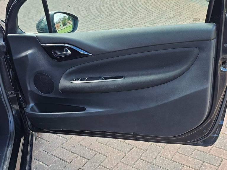 2010 Citroen DS3 1.6 HDi Black 3dr HATCHBACK DIESEL Manual