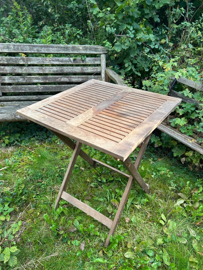Wooden Garden Table - Free Garden Furniture 
