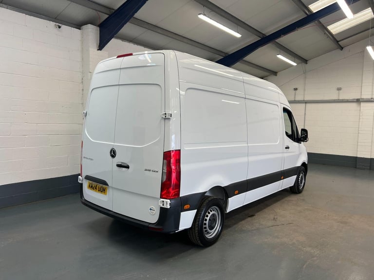 2024 Mercedes-Benz Sprinter 2.0 315 CDI Premium FWD L2 H2 Euro 6 (s/s) 5dr Panel Van Diesel Manual