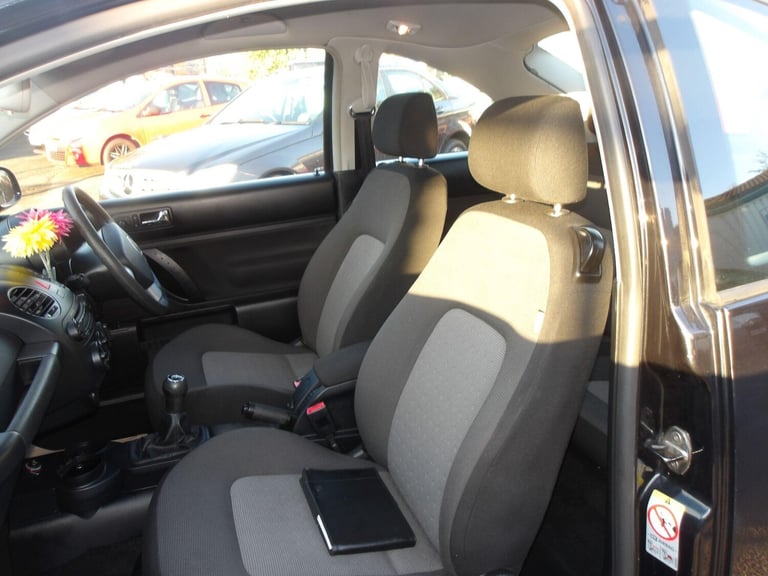 2011 Volkswagen Beetle 1.4 16V Luna Euro 4 3dr HATCHBACK Petrol Manual