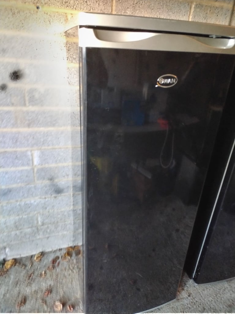 Freezer upright 4ft x 9 inch high good condition good working order can deliver local 