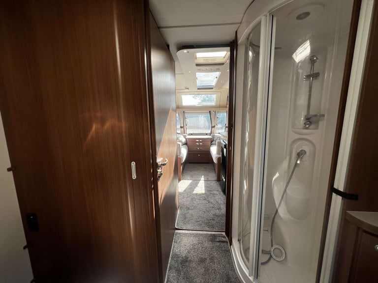 2017 Elddis Affinity 550 Elddis Affinity 550 Caravan with Kampa Awning Unlisted Petrol Automatic