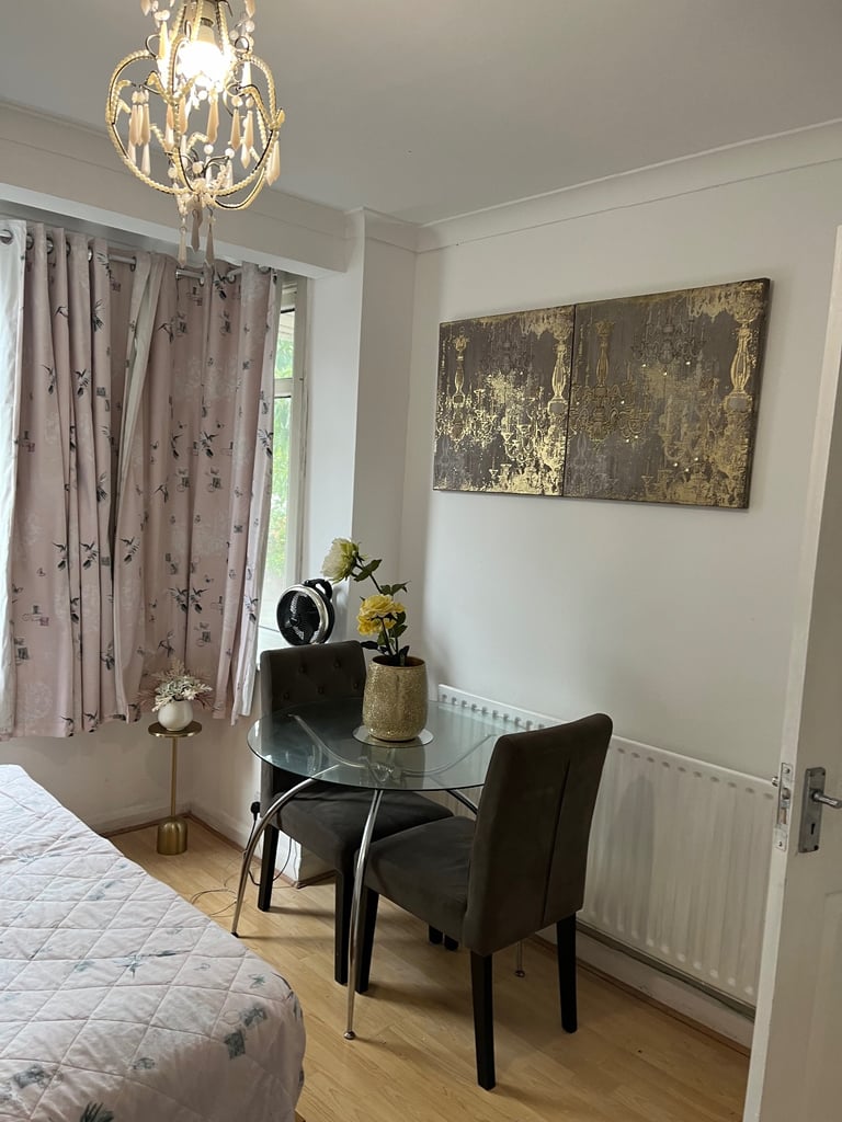 Single and double room available for rend in Feltham 