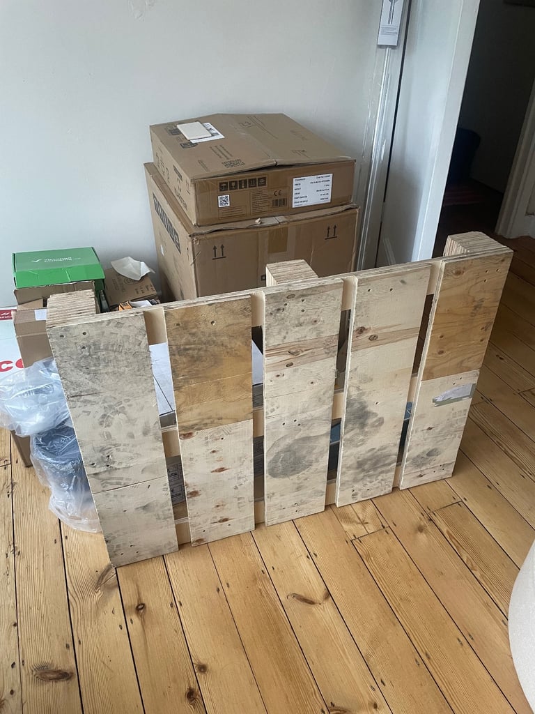 Free pallet collection only SE23