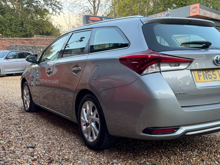 2015 Toyota Auris 1.8 VVT-h Icon Touring Sports CVT Euro 6 (s/s) 5dr ESTATE Petrol/Electric Hybri...