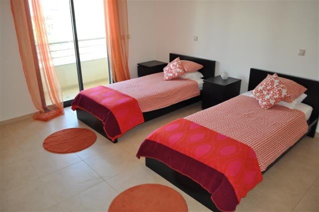 ALGARVE APARTMENT TO RENT WITH POOL CLOSE TO BEACH FOR HOLIDAYS IN PORTUGAL LONG-TERM WINTER LETS