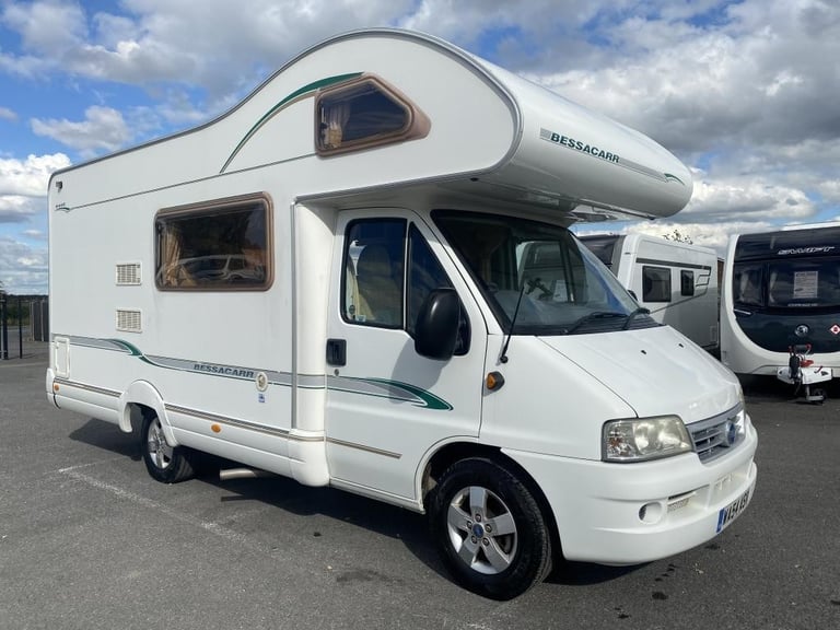 image for 2004 (54) BESSACARR E445 4 BERTH MOTORHOME