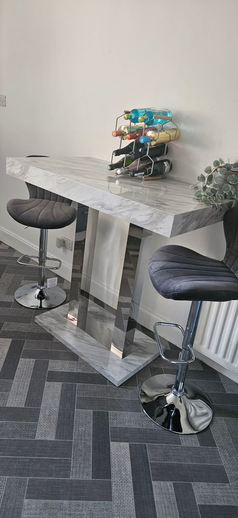 image for Breakfast bar & 2 chairs