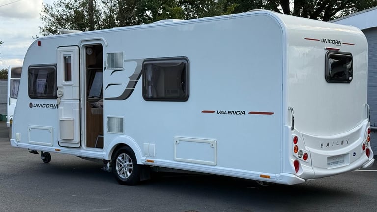 2017 BAILEY UNICORN VALENCIA, 4 BERTH CARAVAN ALDE, A/C, WITH A FIXED BED