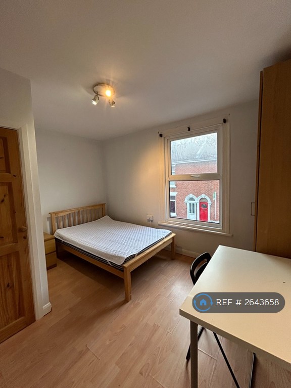 3 bedroom house in Garnier Street, Portsmouth, PO1 (3 bed) (#2643658)