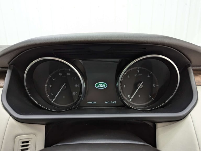 2017 Land Rover Discovery 2.0 Discovery HSE SD4 Auto 4WD 5dr SUV Diesel Automatic