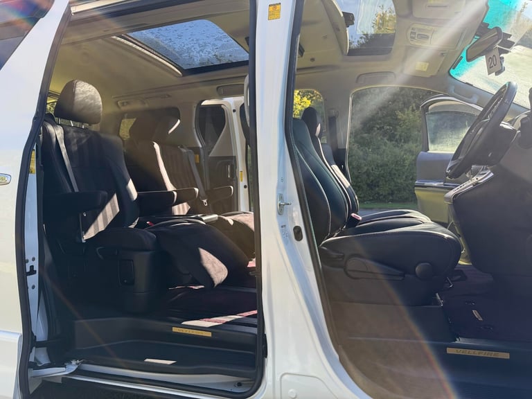2012 TOYOTA VELLFIRE, WHITE,Golden Eyes 2, 2.4ltr. 7 Seater, Twin Sun roofs, 