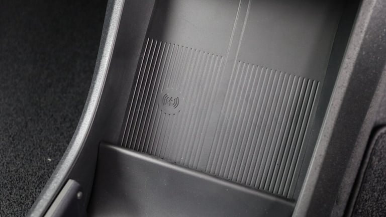 2025 Volvo EX30 Twin Performance Plus (Harman Kardon Sound, Apple CarPlay, BLIS) ESTATE Electric ...