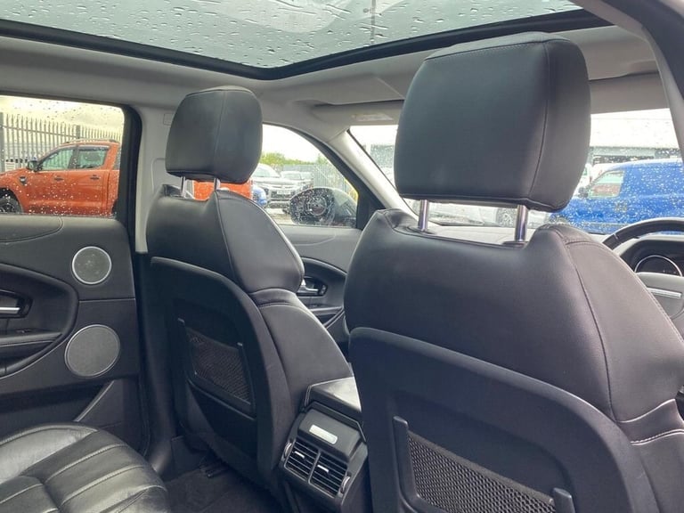 2016 Land Rover Range Rover Evoque 2.0 TD4 SE TECH 5d 177 BHP Estate Diesel Manual