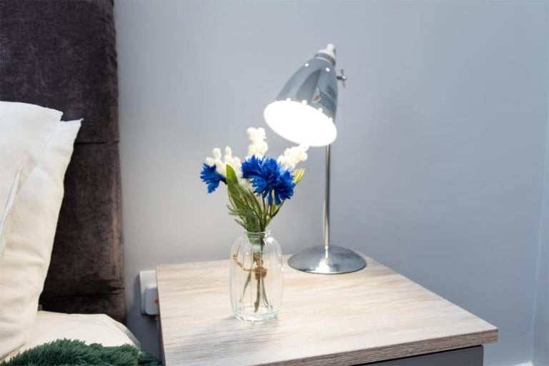 Beautifully Presented 5-Bedroom Terraced Home **COMPANY LET / R2R DEAL**