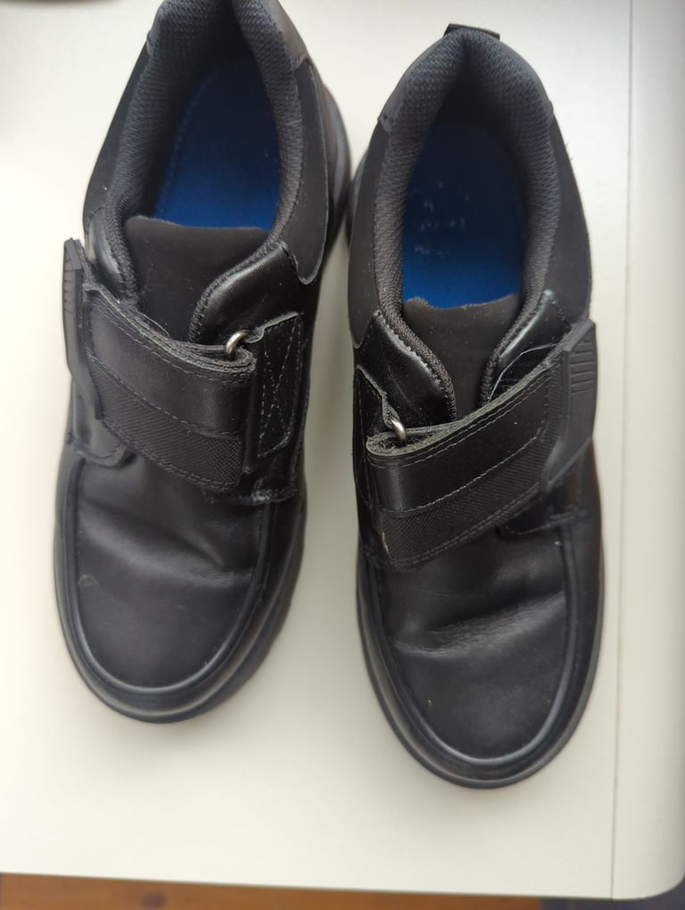 image for Boys school shoes size 5