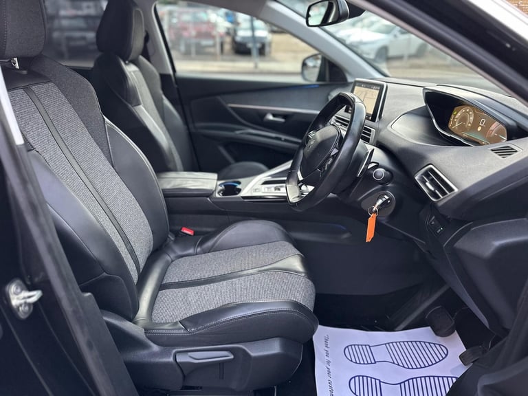 2018 Peugeot 5008 1.2 PureTech Allure EAT Euro 6 (s/s) 5dr HATCHBACK Petrol Automatic