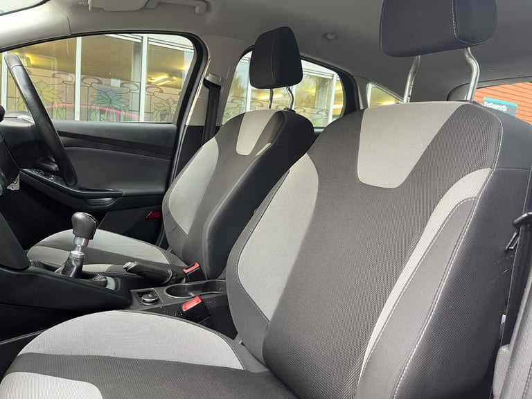 2014 Ford Focus 1.0 125 EcoBoost Zetec 5dr HATCHBACK Petrol Manual
