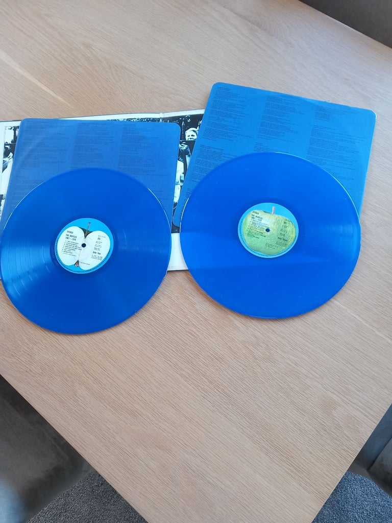 Beatles 1967-1970 double vinyl album on BLUE VINYL 