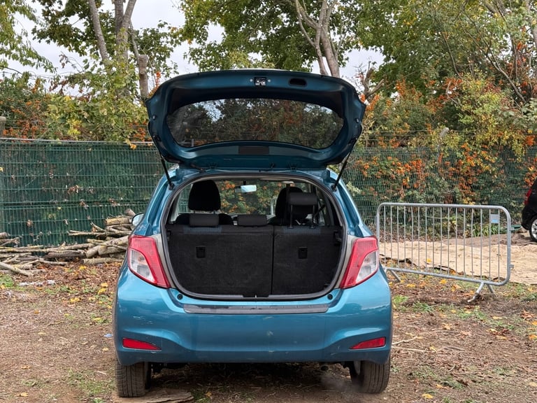 2012 Toyota Yaris 1.33 VVT-i TR 5dr HATCHBACK Petrol Manual