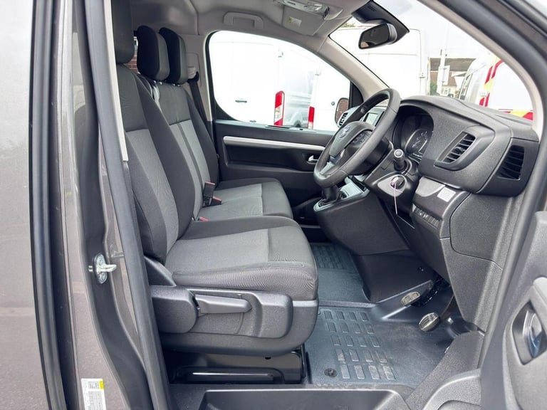 2022 Toyota PROACE CITY Verso 1.5D Shuttle Medium MPV 5dr Diesel Manual MWB Euro 6 (s/s) (9 Seat)...