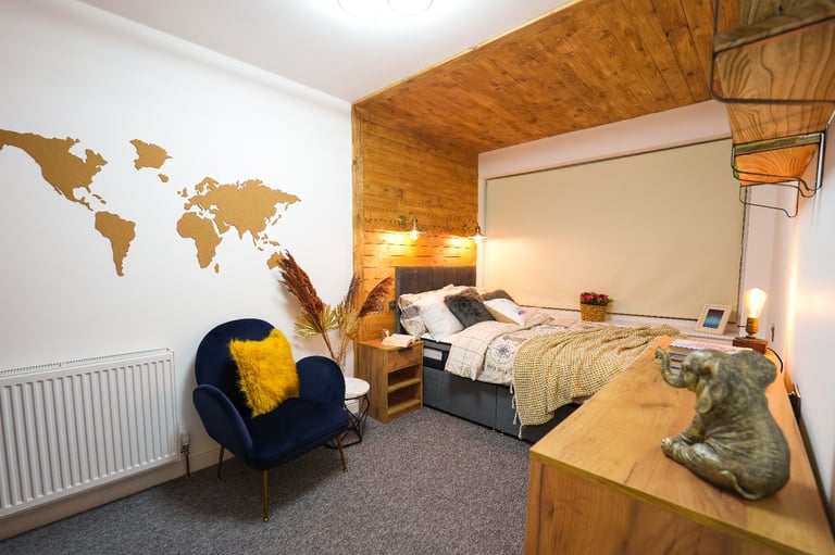 image for Double room with ensuite- BS16 