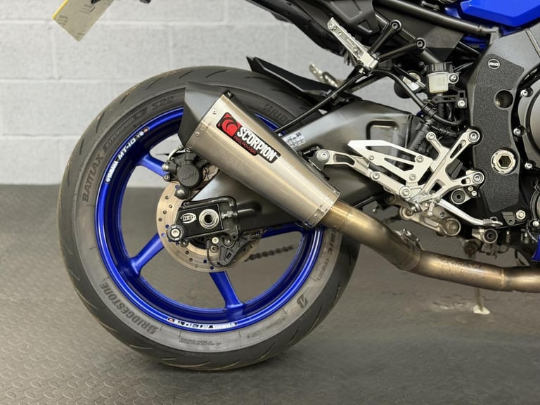2018 Yamaha MT-10 1000 Hyper-naked Petrol Manual Euro 4 (160 ps)