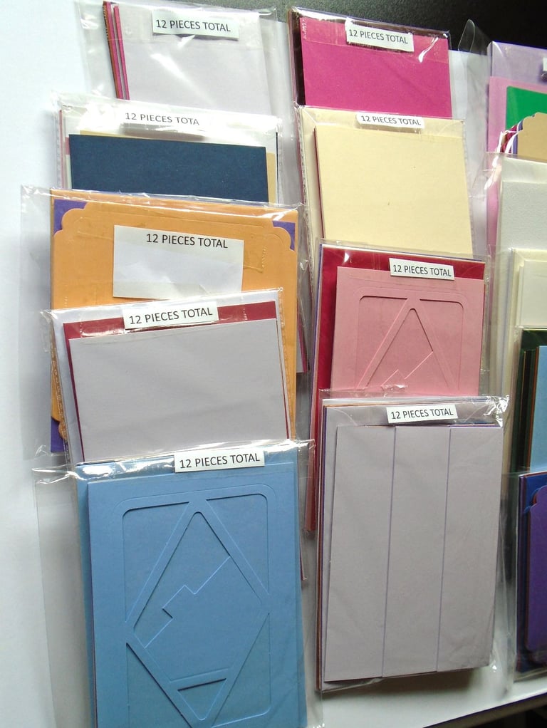 GOOD QUALITY CARDS AND ENVELOPES. AS NEW NEVER USED. BARGAIN PRICE