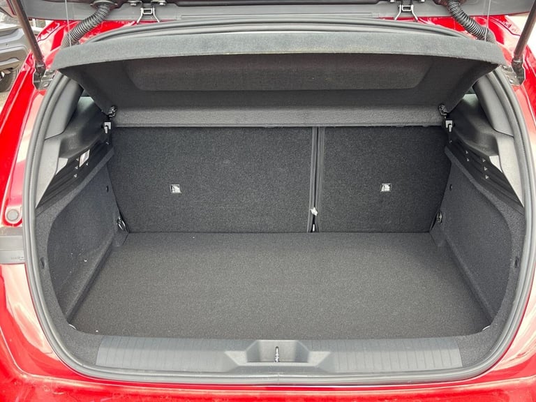  Vauxhall Astra Electric 54kwh Design Hatchback 5dr Electric Auto 156 Ps