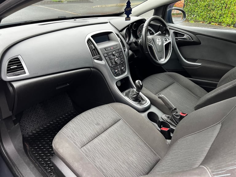Vauxhall, ASTRA GTC, Hatchback, 2014, Manual, 1686 (cc), 3 doors
