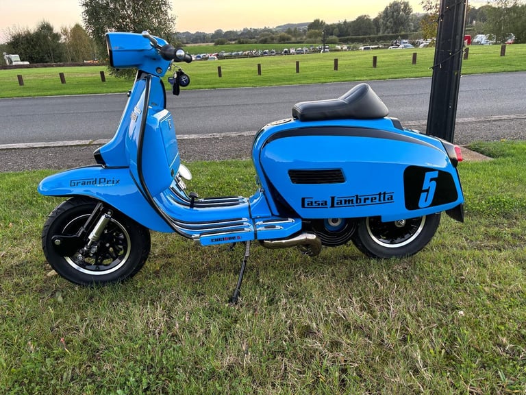 Piaggio Vespa 946 RED LTD-ETD 