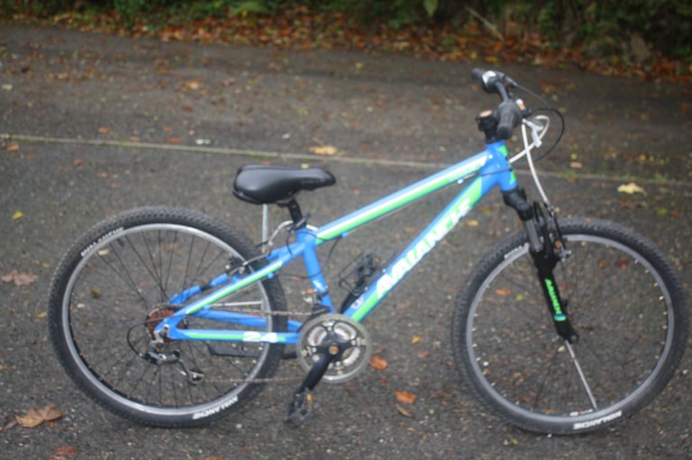 MOUNTAIN BIKE , (COSMIC  AVALANCH ) 